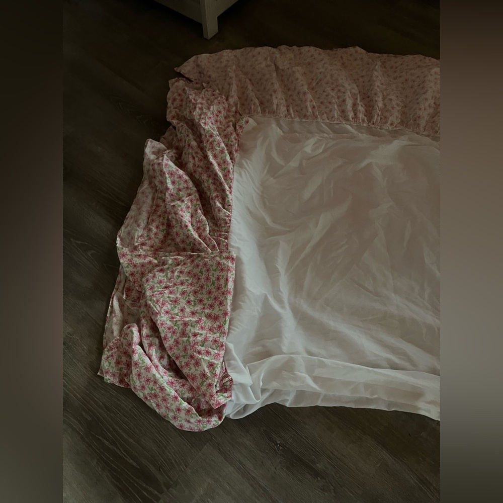 Lilly Pulitzer Pink and Green Floral bedskirt - Picture 6 of 10